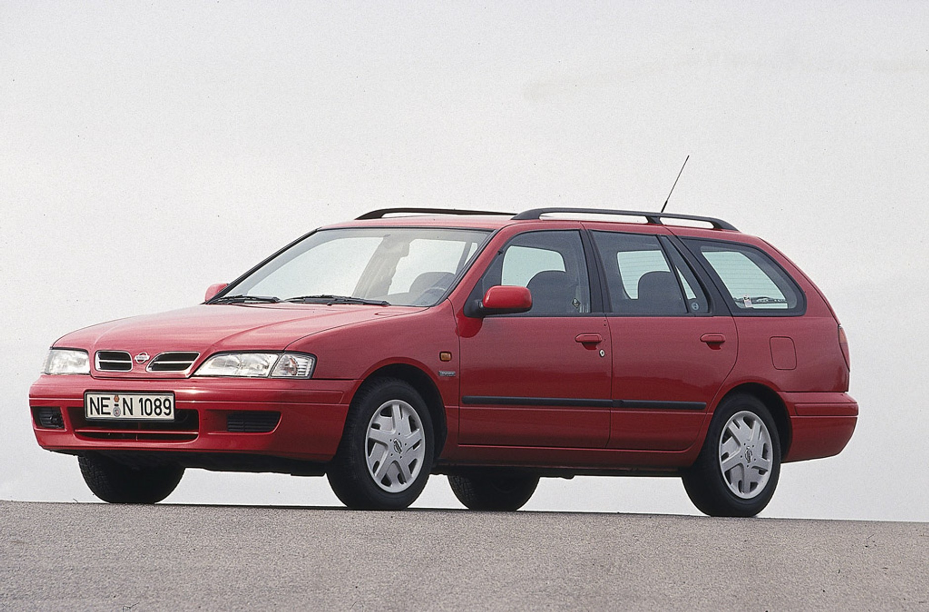 Mercedes klasy C, Nissan Primera, Toyota Avensis i VW Passat: cztery sposoby na tanie kombi