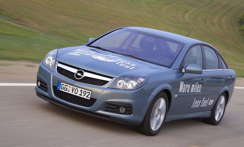 GM zaprezentował prototyp Opla Vectra z benzynowym silnikiem 2,2 ECOTEC HCCI