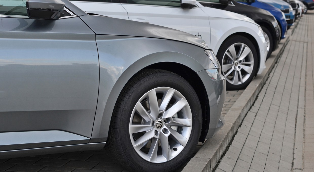 SUV dla urzędnika, czyli rządowy przetarg na ponad 300 aut. Chcieli wszystkiego, nic nie dostaną!