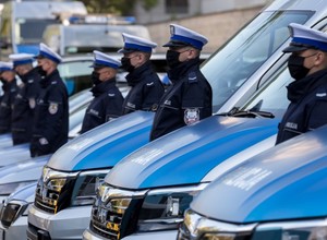 Policja się zbroi – ponad 1,2 tys nowych samochodów i trzy śmigłowce