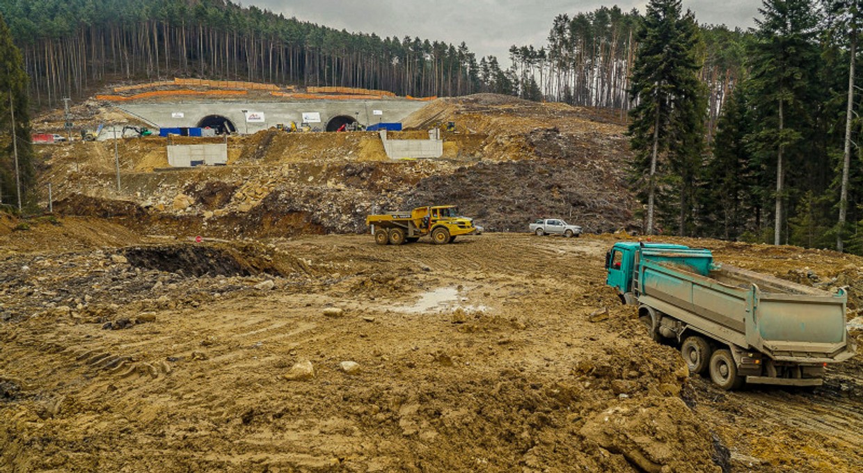 Droga S1: rozpoczęto drążenie czterech tuneli pod Baranią Górą