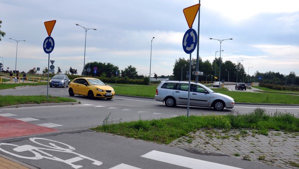 Utrapienie kierowców może zniknąć z rond. Ministerstwo zapowiada zmiany