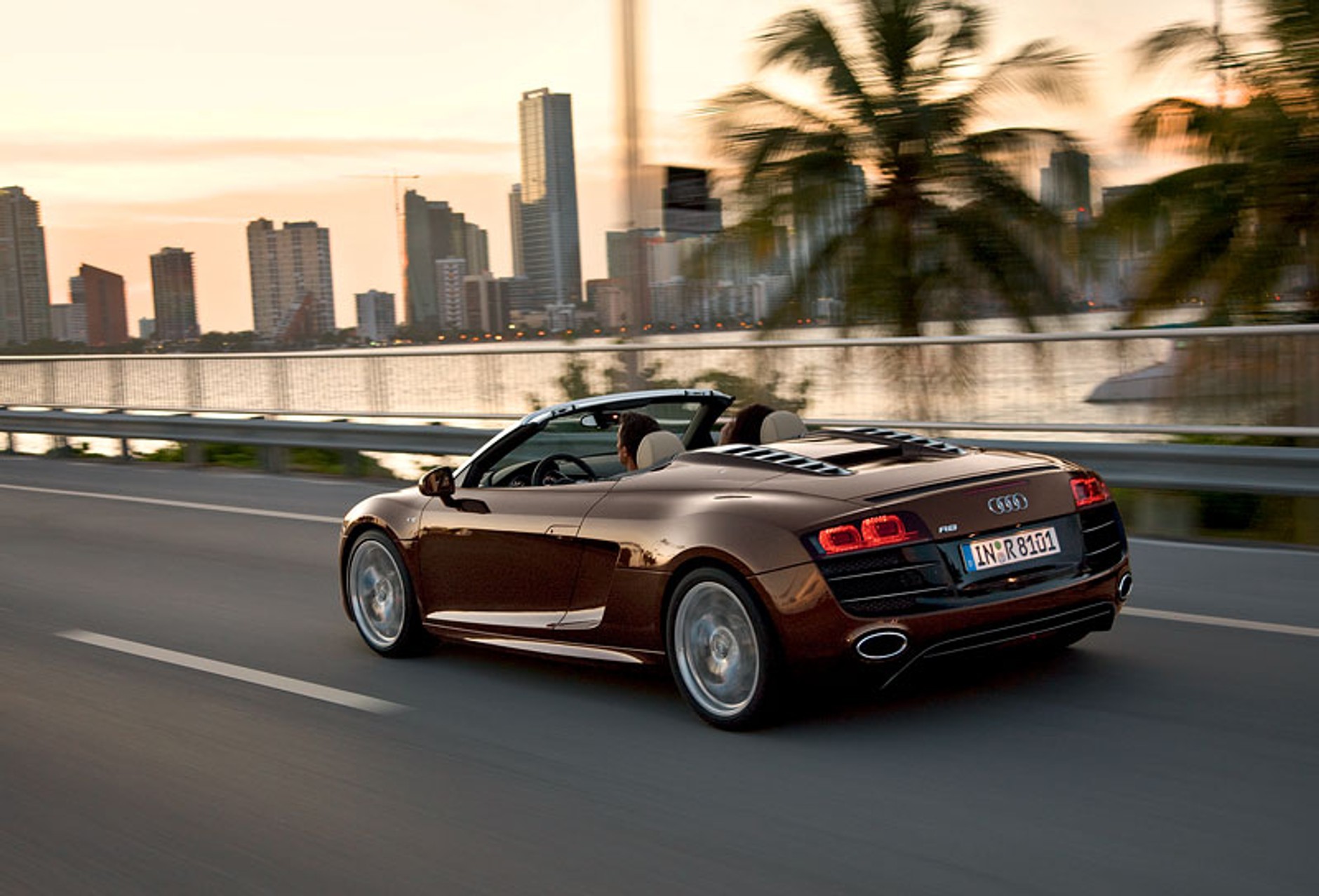 Audi R8 Spyder: V10 quattro inaczej