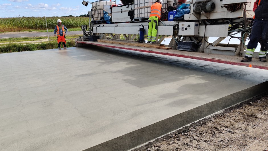 Nowa technologia budowy dróg betonowych