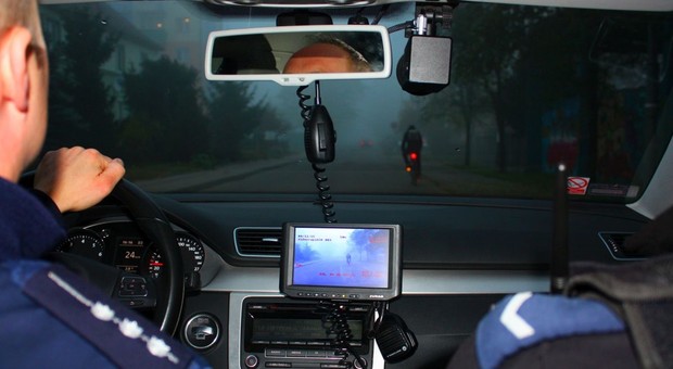 Nowa pora roku i nowe kontrole. Policjanci sprawdzają pieszych i rowerzystów