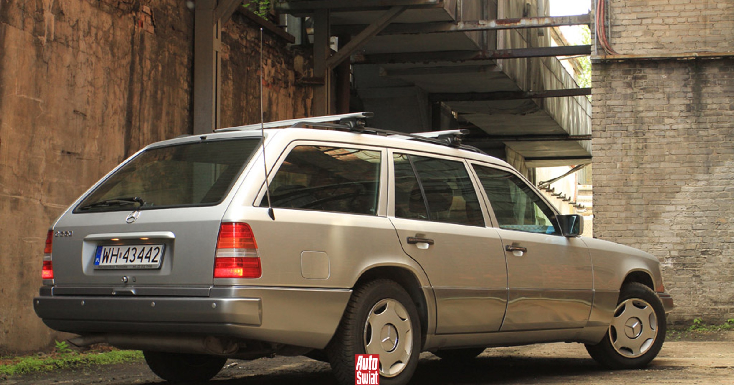 Kiedyś każdy go chciał, bo tanio jeździł. Dziś nie ma części do "taksówkarskiej Corolli" sprzed lat