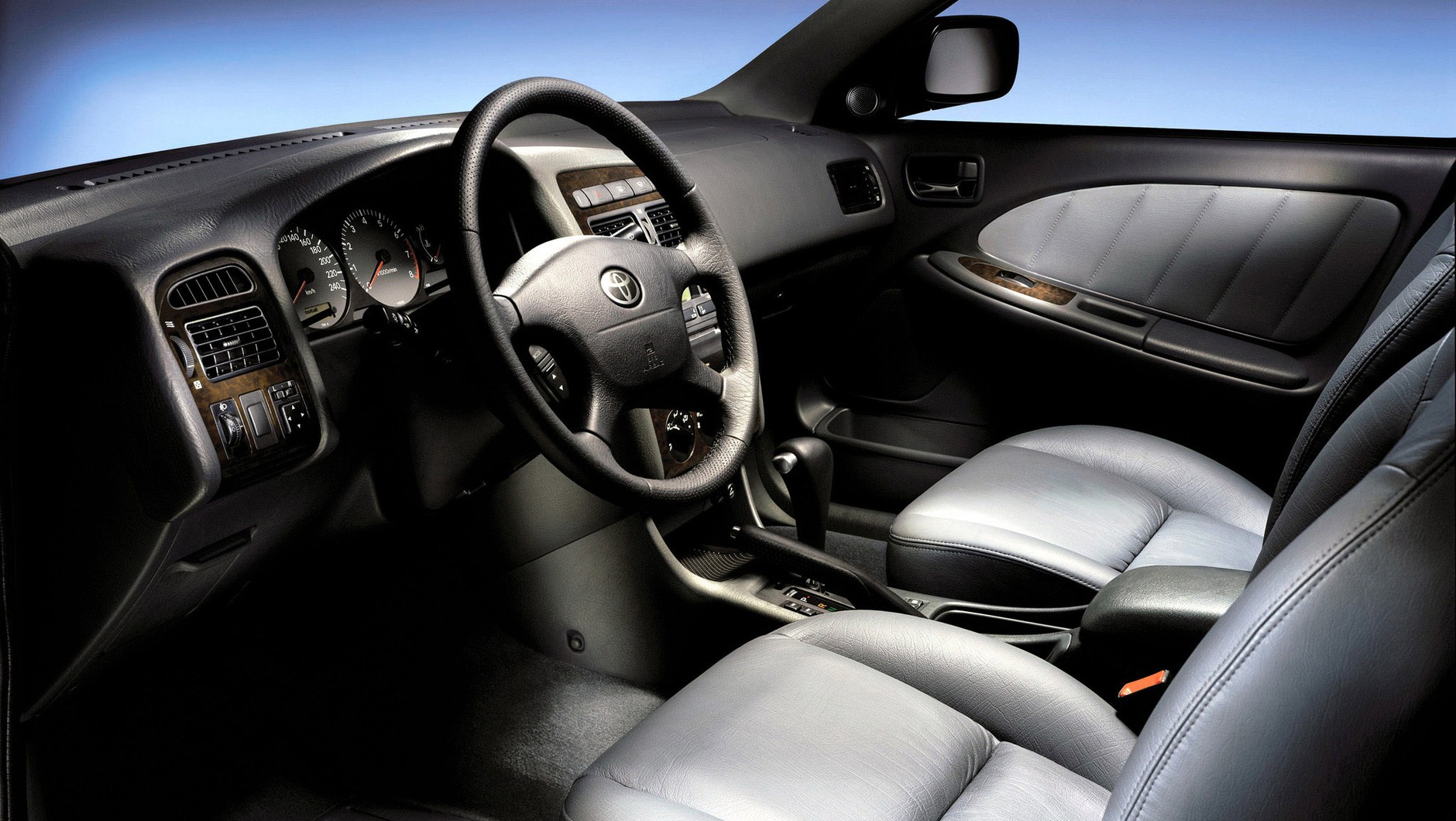 Toyota Avensis 2000-2002