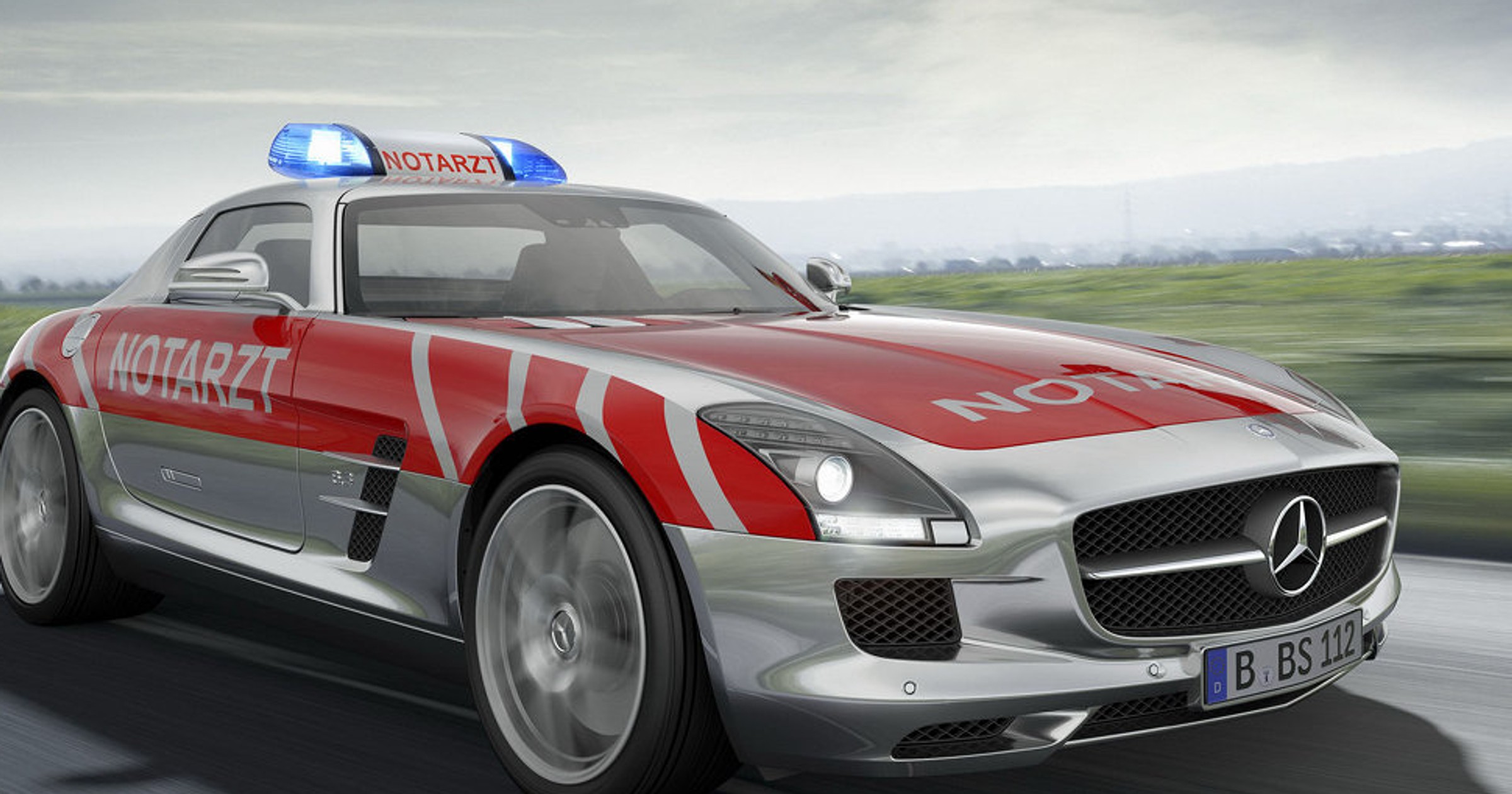 Mercedes SLS AMG jako karetka