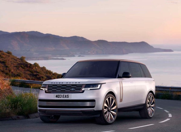 Nowy Range Rover - oszałamiająco nowoczesny, bezkonkurencyjnie wyrafinowany