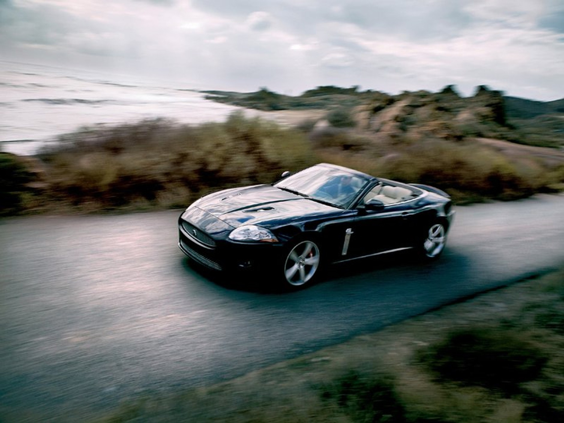 Genewa 2007: Jaguar XKR Portfolio