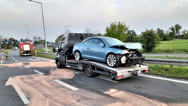 Rozbił auto i dostał 4000 zł mandatu. To nie koniec kłopotów kierowcy [WIDEO]