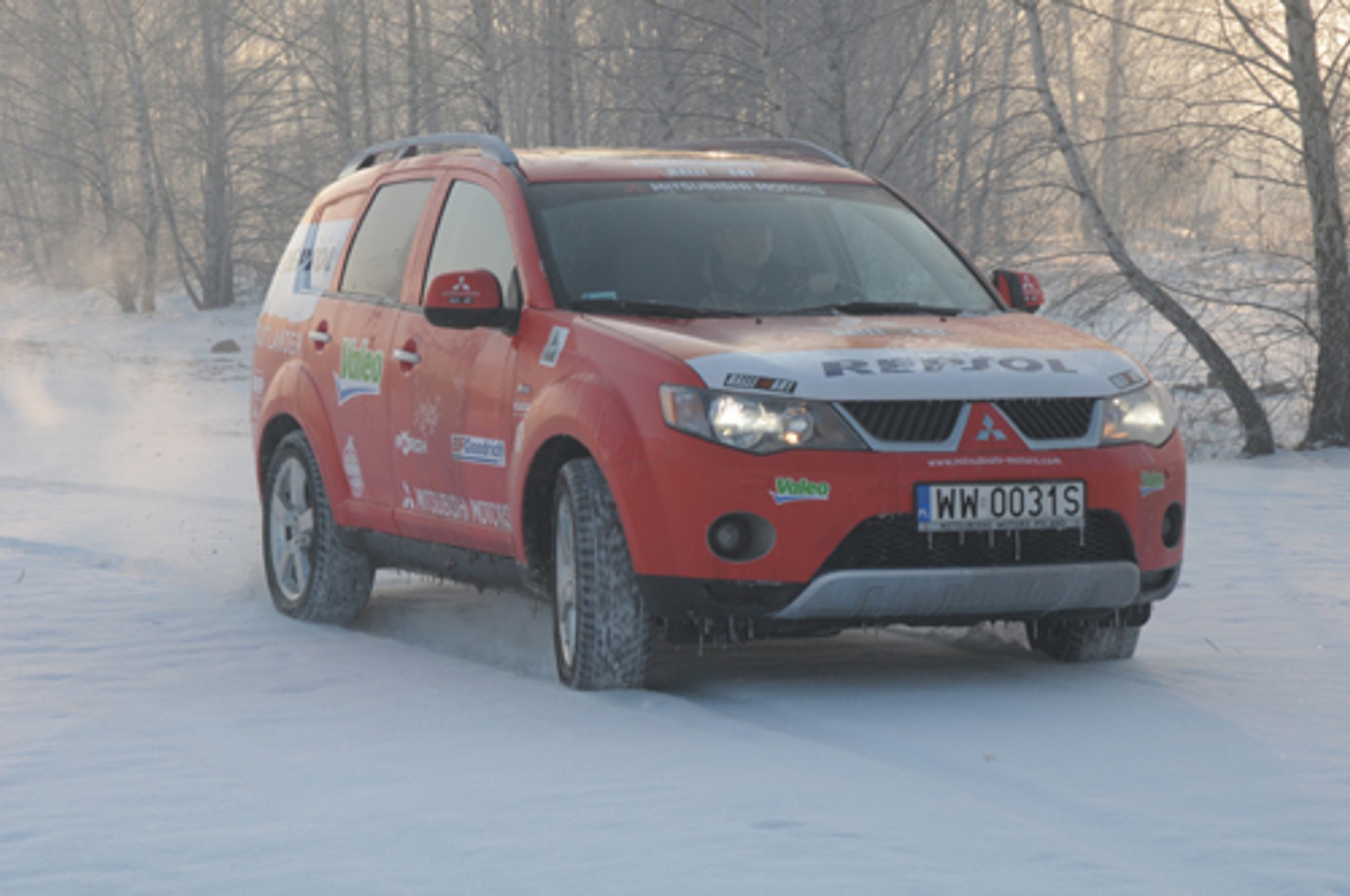 Mitsubishi Outlander 2.2 D-ID Instyle - Silny i funkcjonalny