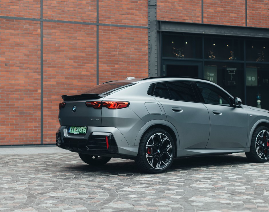 BMW iX2
