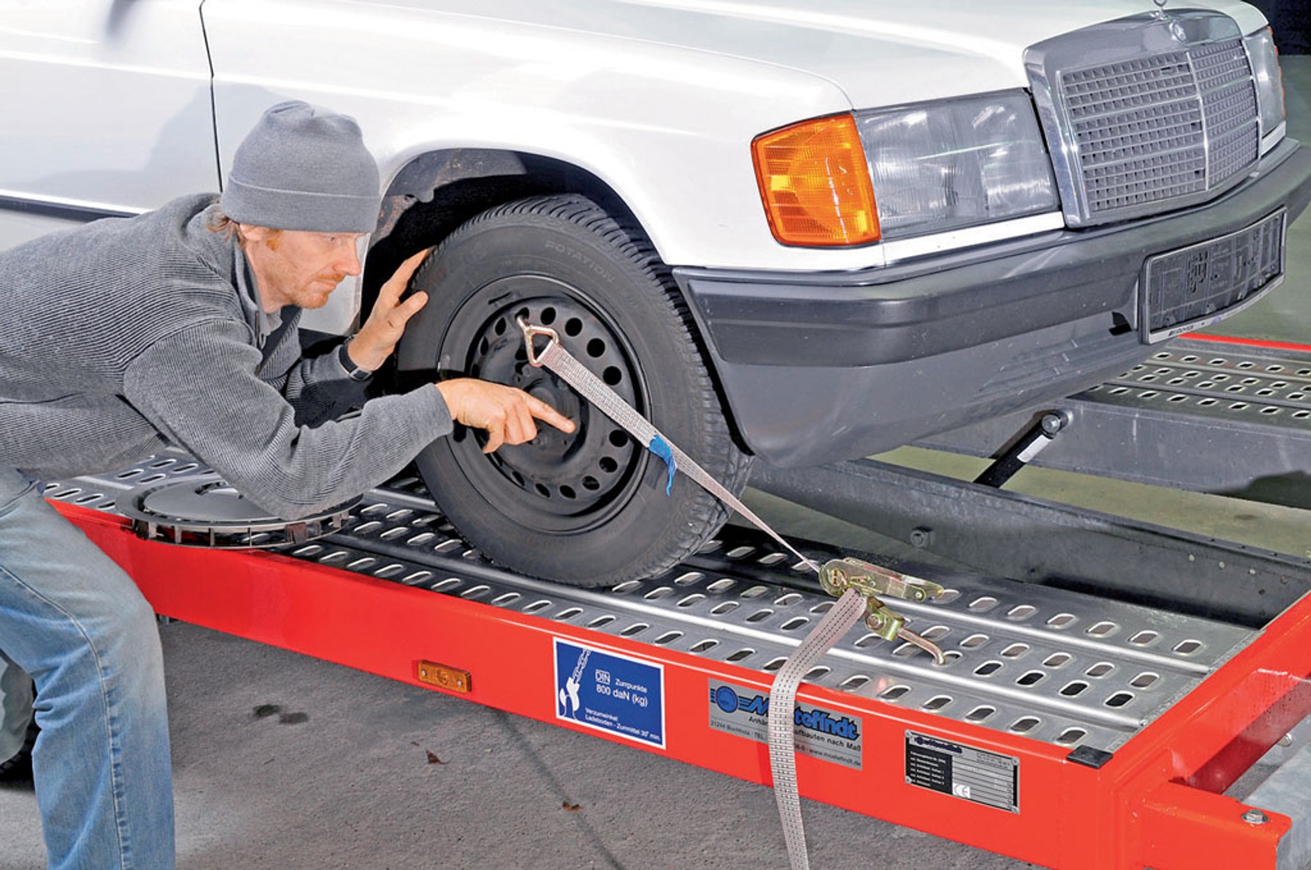 Jak zgodnie z przepisami holować lawetę?