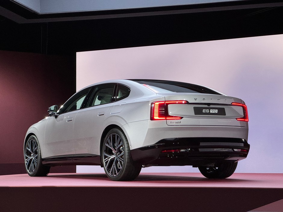 Volvo ES90 2025