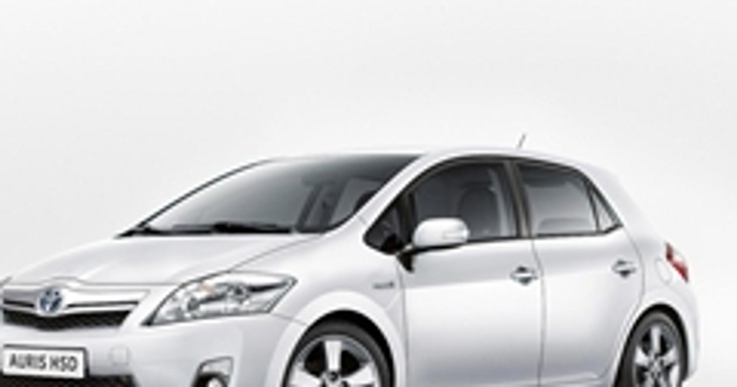 Toyota Auris HSD spala 3,8 l/100 km. Oby tylko potrafiła hamować 
