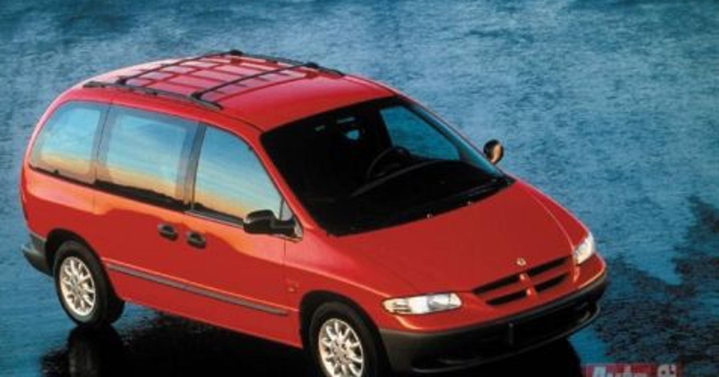 Chrysler Voyager 2.5 SE - Tragarz w garniturze