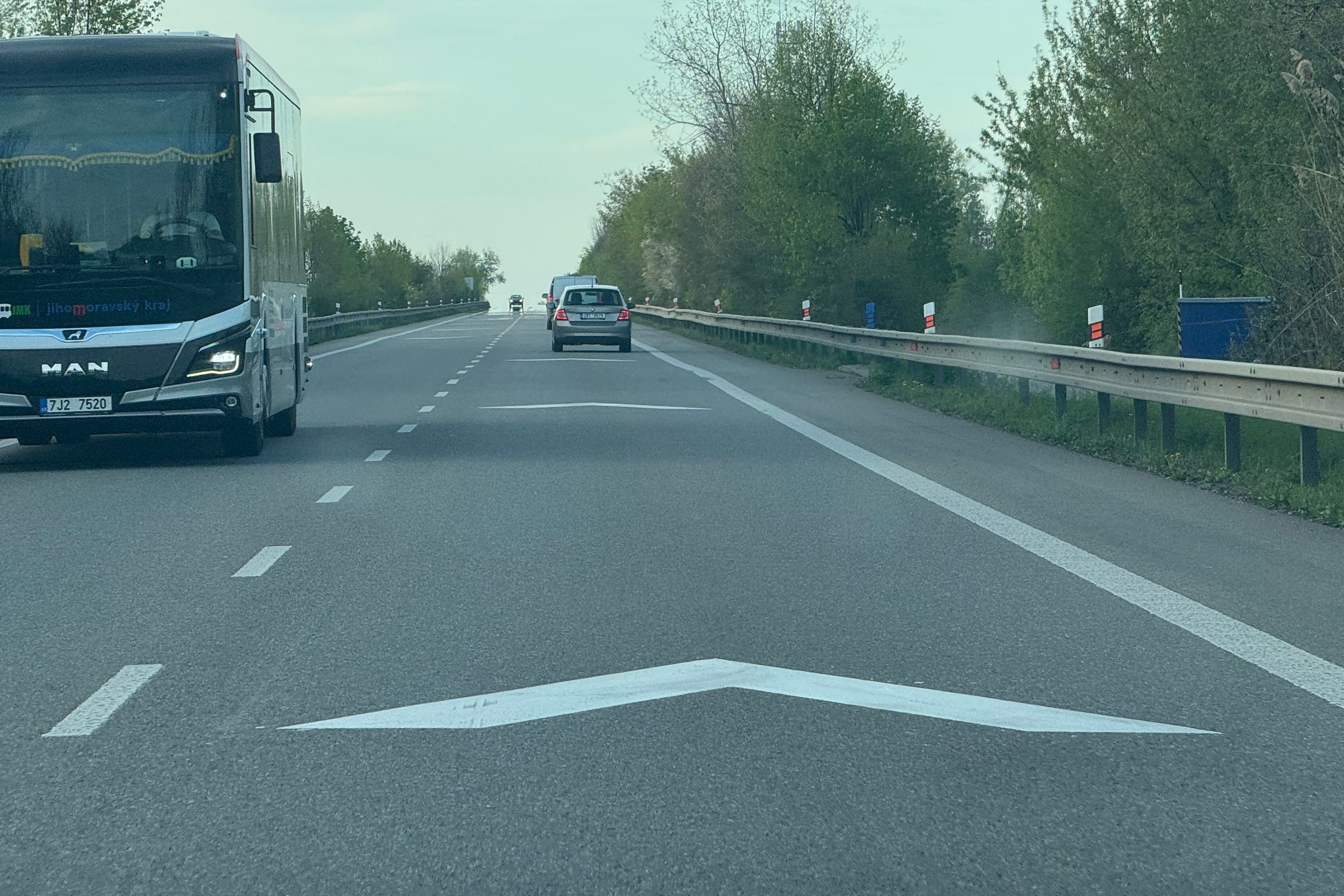 Czesi mają, my nie. Dzięki tym znakom mandat znika. U nas też by się przydał