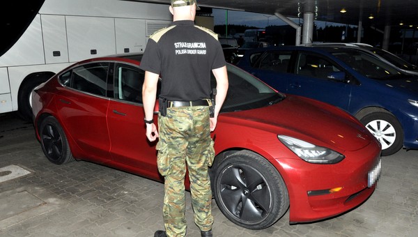 Skradziona Tesla Model 3 odzyskana przez Straż Graniczną
