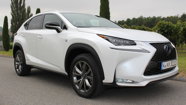 Lexus NX 300h – kompaktowy, hybrydowy, prestiżowy