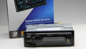 Kenwood KMM-120Y: tanie radio z USB
