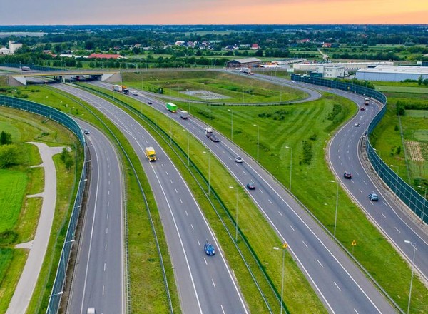 Autostrada A2 będzie poszerzana bez wstrzymywania ruchu. Trzy lub cztery pasy w każdym kierunku