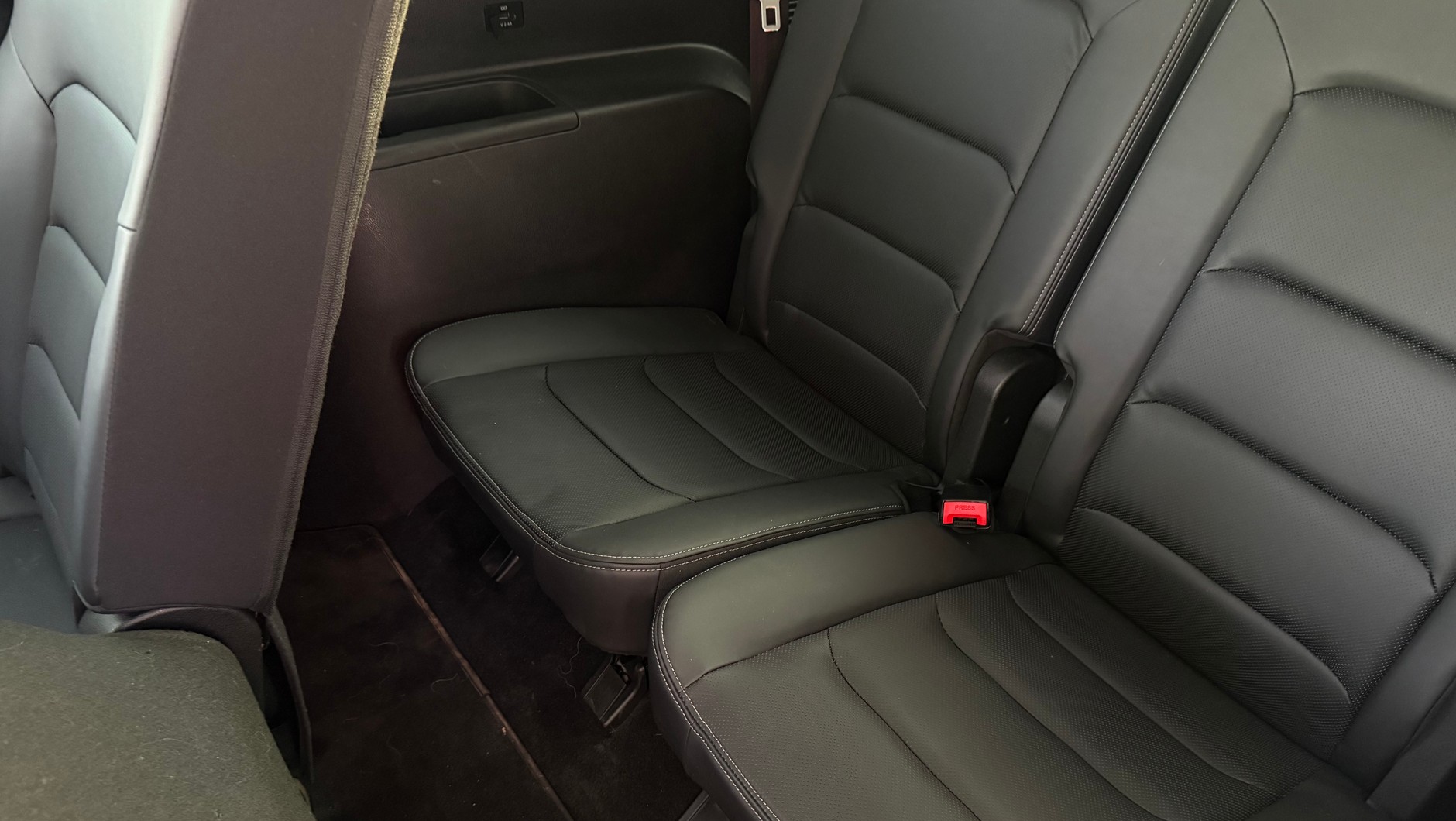 JAC JS8 Pro – trzeci rząd siedzeń
