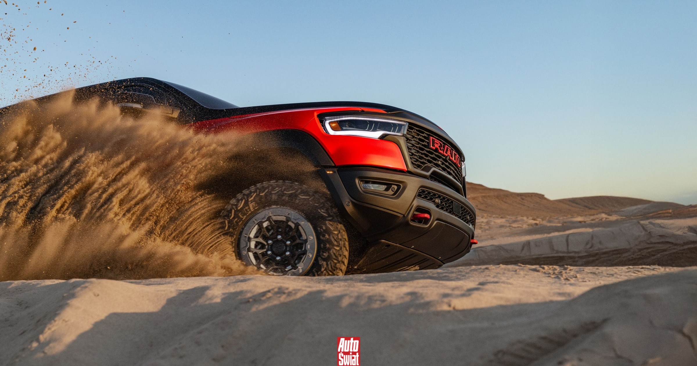 Oto Ram 1500 SRT TRX. Ma silnik 6.2 l V8 z Hellcata. Moc? 777 KM