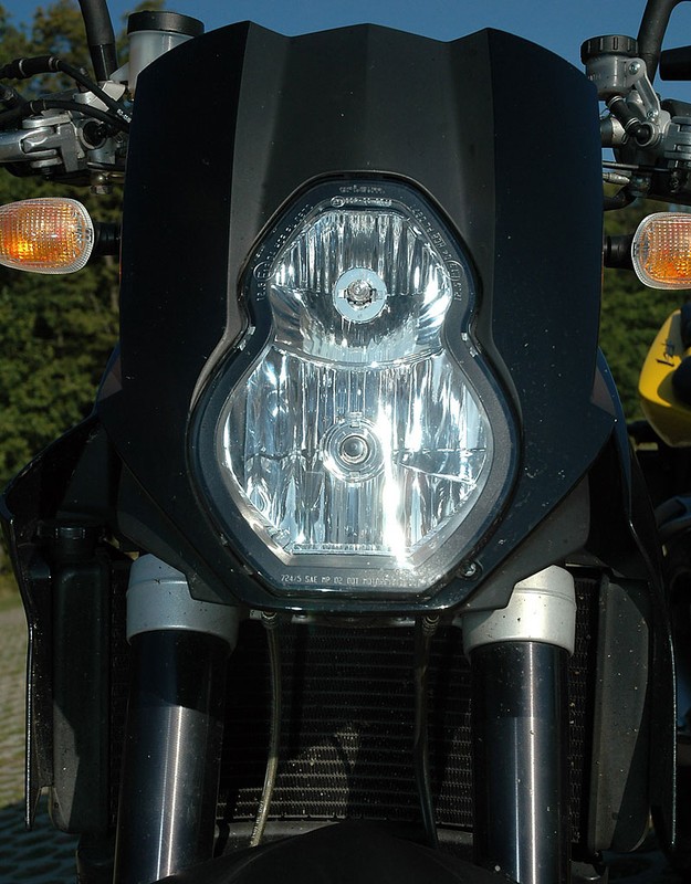 KTM 990 SuperDuke vs. Yamaha FZ1 (test porównawczy)