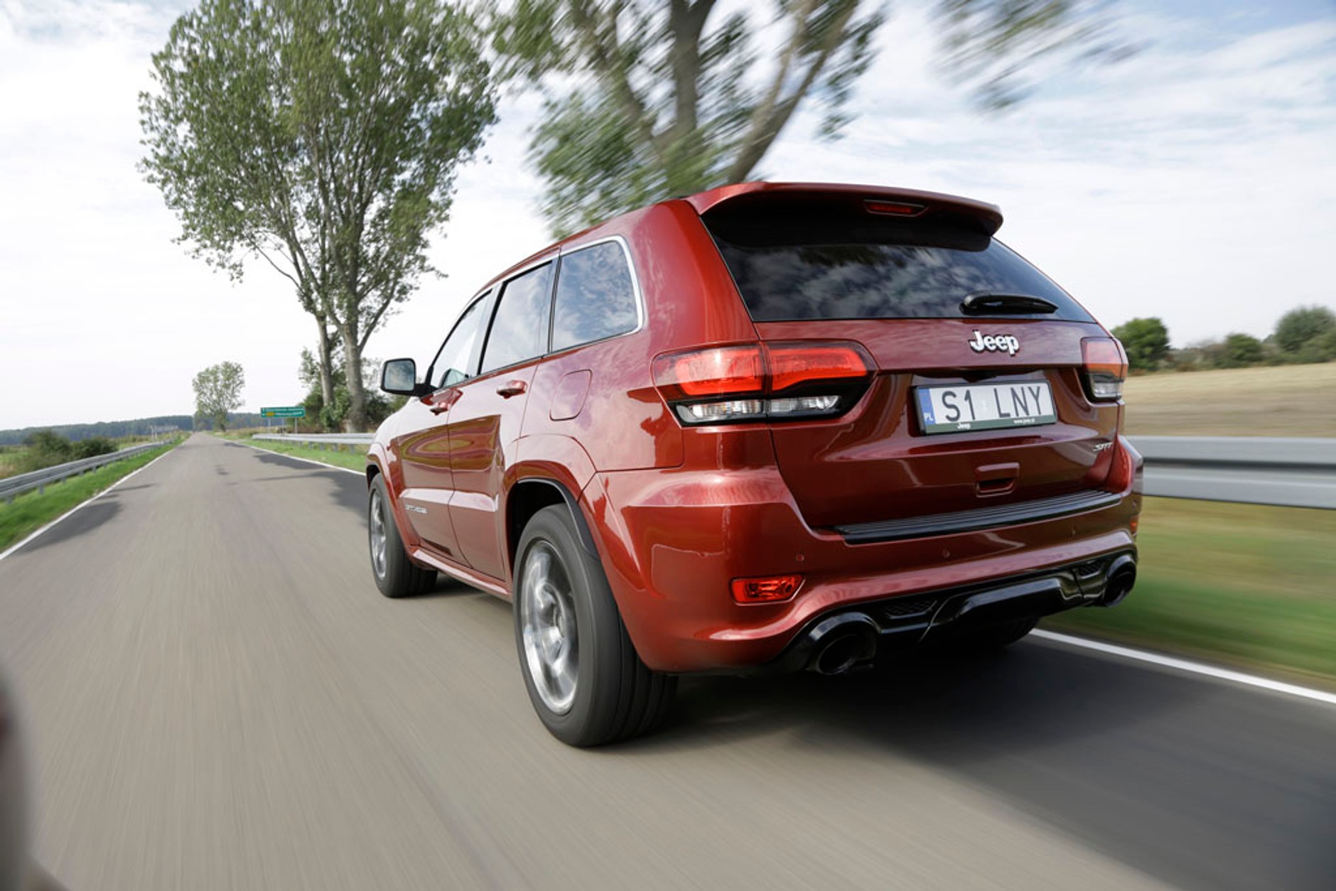 Jeep Grand Cherokee SRT - duży i ciężki, ale bojowo nastawiony