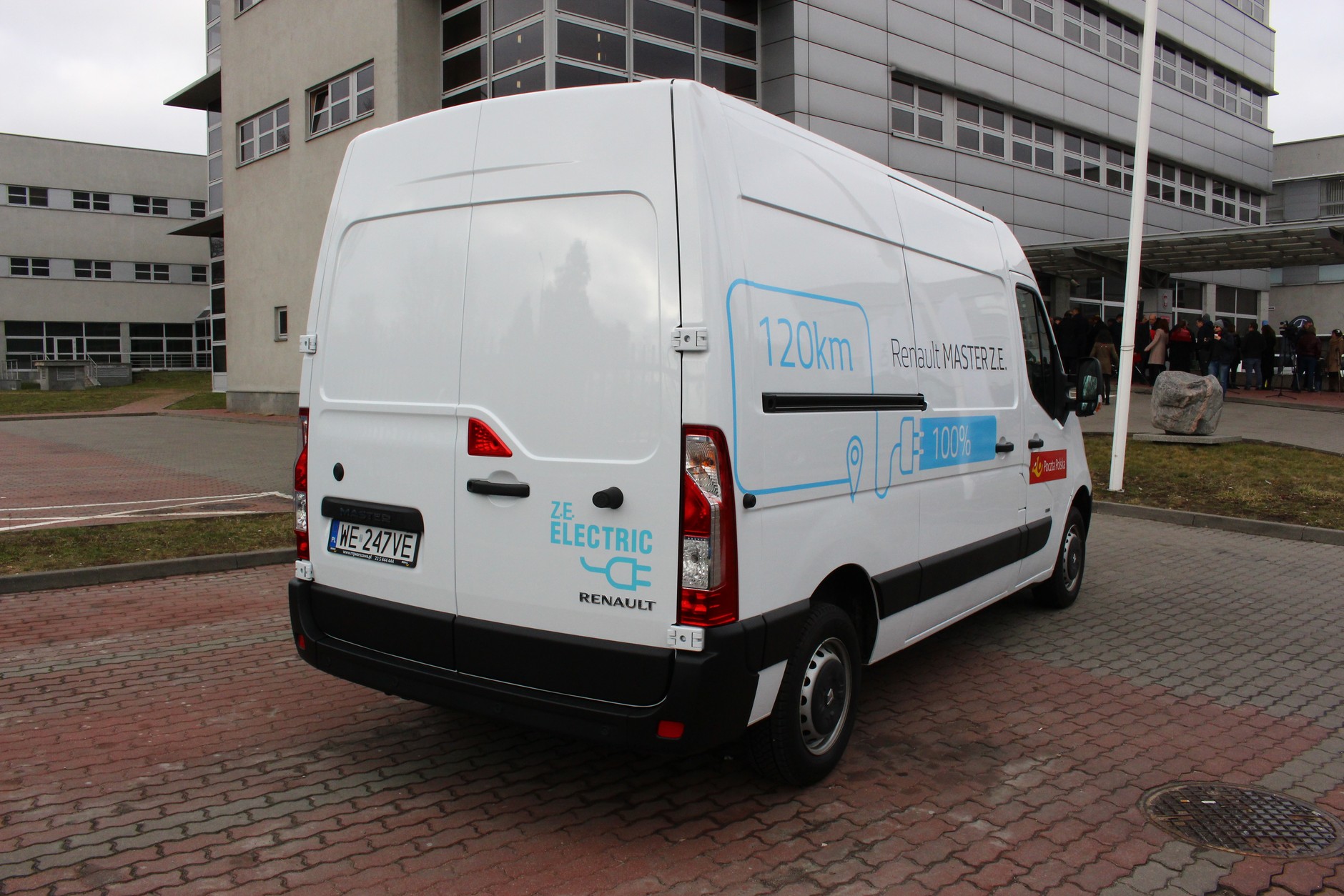 Poczta Polska testuje elektryczne dostawczaki