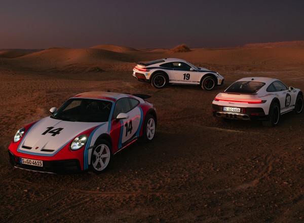 Porsche 911 Dakar w historycznym "malowaniu" z Rajdu Safari. Jest polski akcent