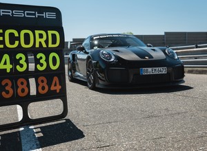 Porsche 911 GT2 RS – nowy rekord na Nürburgringu