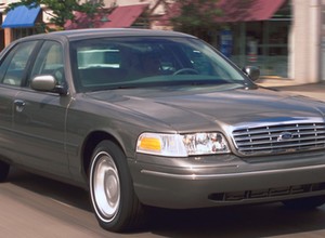 Ford Crown Victoria z silnikiem V12 od czołgu