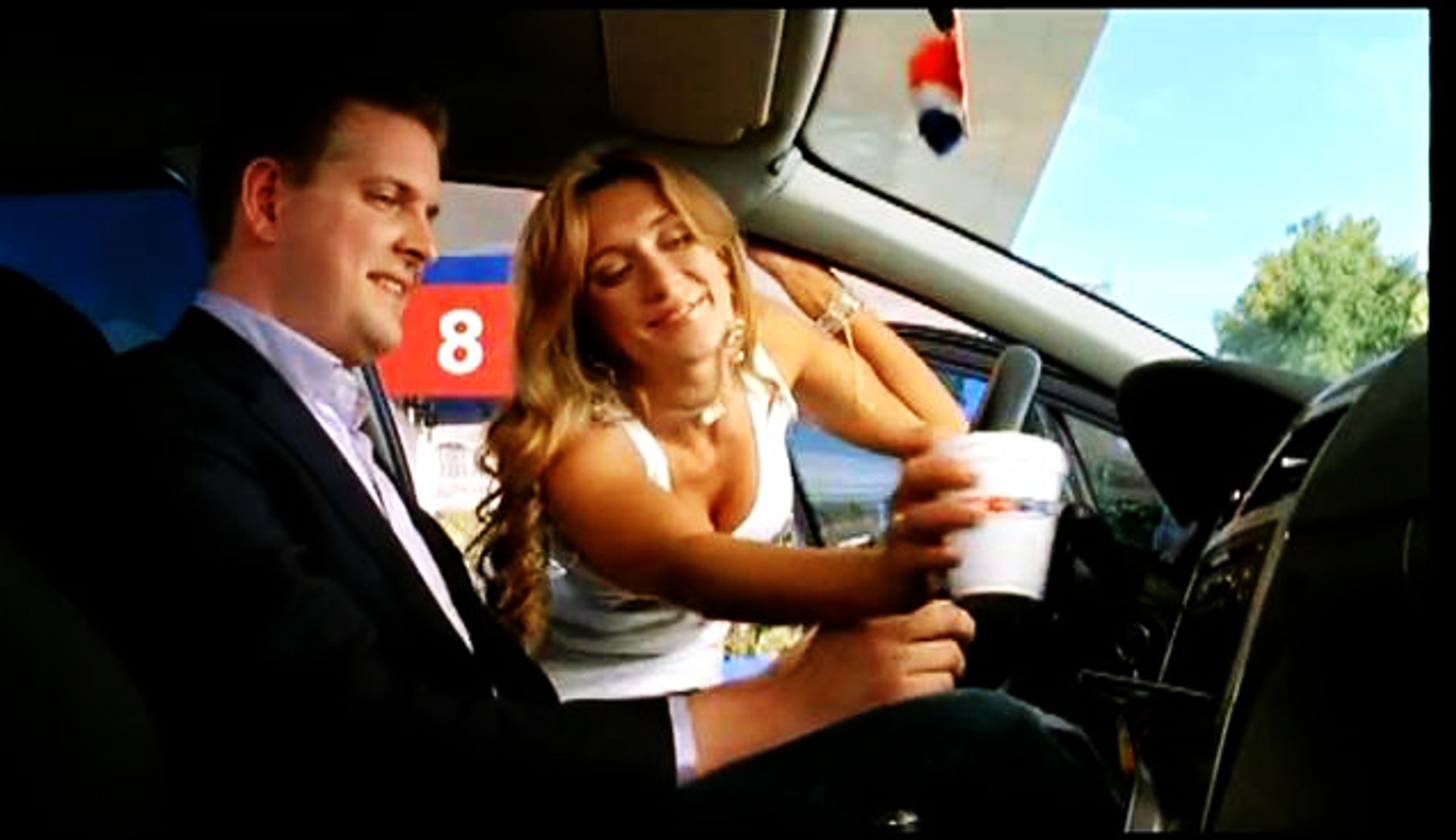 Umyj mi auto, dziewczyno!