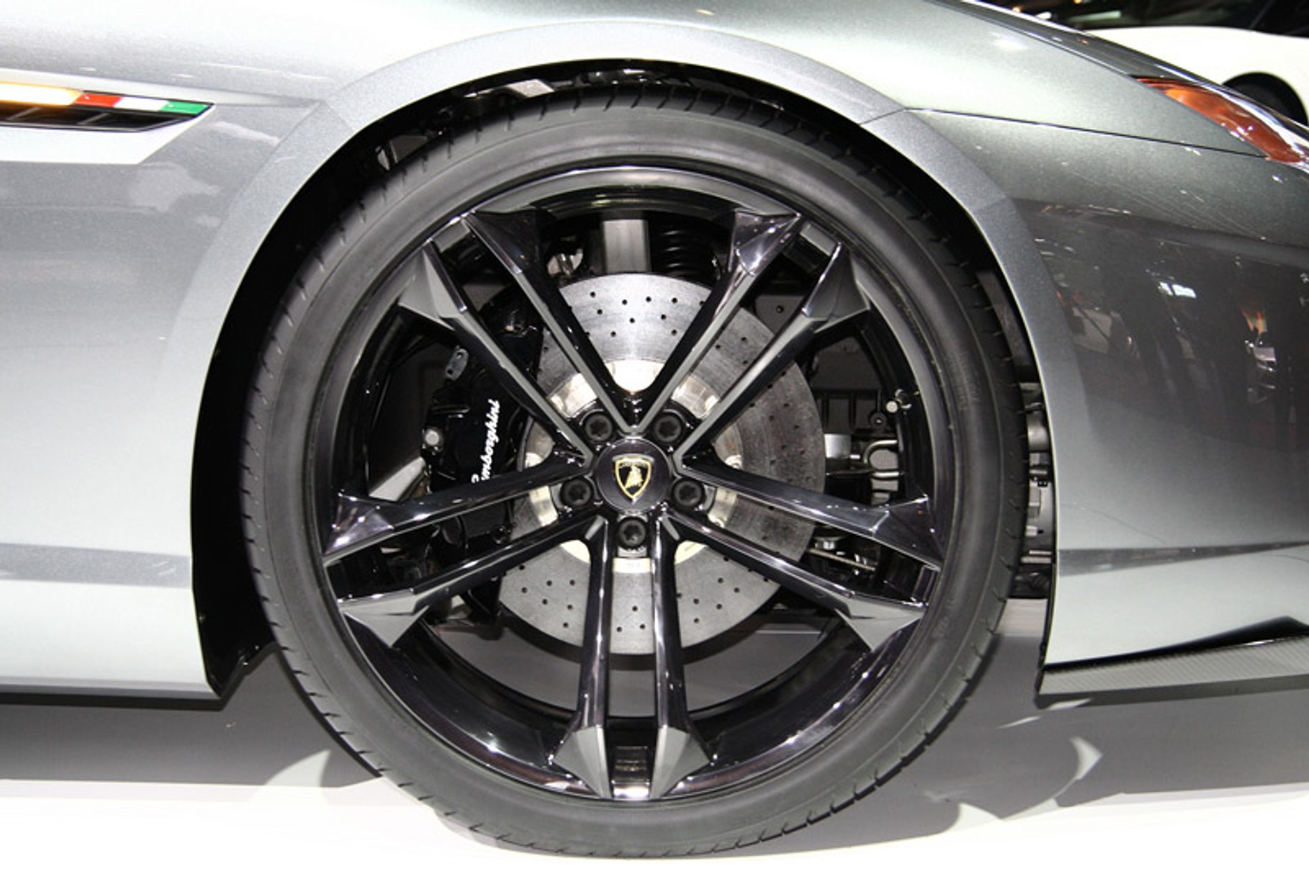 Paryż 2008: Lamborghini Estoque – co najmniej cztery lata do rozpoczęcia produkcji