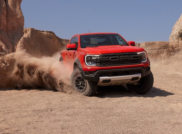 Nowy Ford Ranger Raptor - terenowa bestia w starym, dobrym stylu