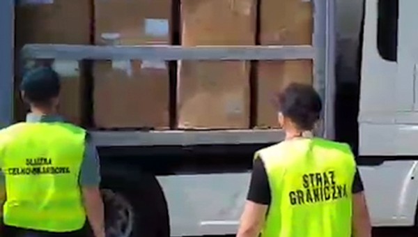 Strażnicy graniczni wytypowali ciężarówkę. W naczepie był towar za ponad 6 mln zł