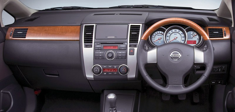 Nissan Tiida – odmłodzony model na rynek japoński