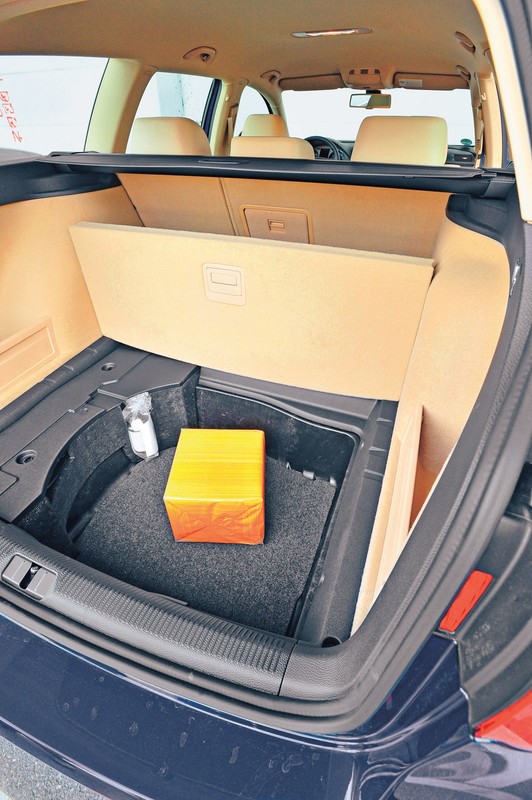 Citroen C5 kontra Ford Mondeo, Renault Laguna i VW Passat: komfort, siła  i… wydatki?