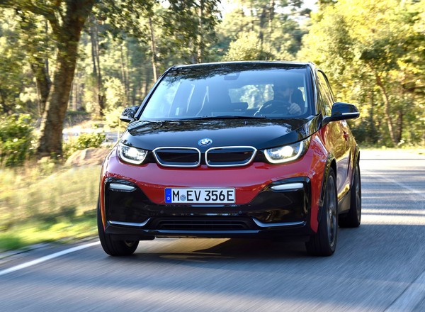 Lasy Państwowe kupiły 15 elektrycznych BMW za ok. 2,5 mln zł! Czy ma to sens?