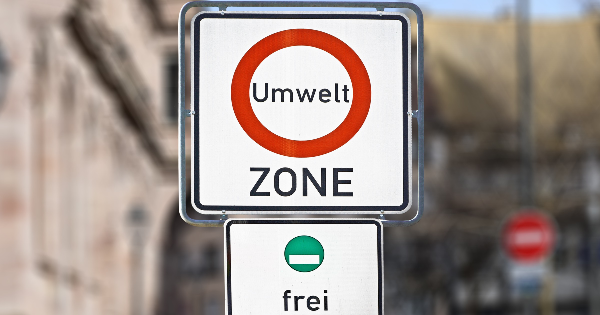 Niemiecka strefa czystego transportu (Umweltzone). Wjazd bez odpowiedniej nalepki grozi wysoką karą!