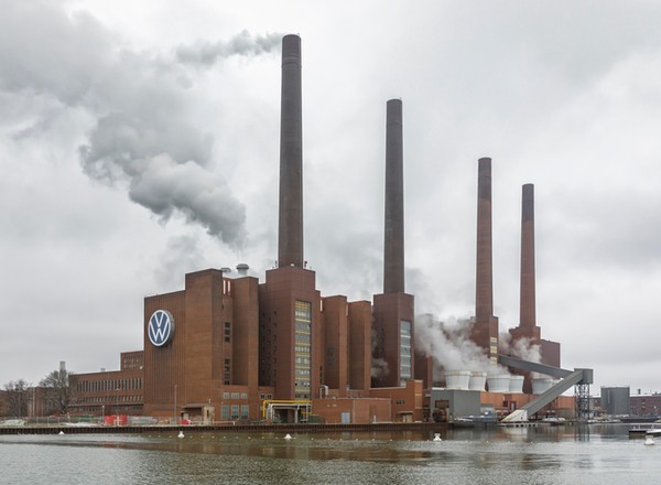 W Volkswagenie już nawet zarząd zaciska pasa. Do 2030 r. pensje pójdą ostro w dół