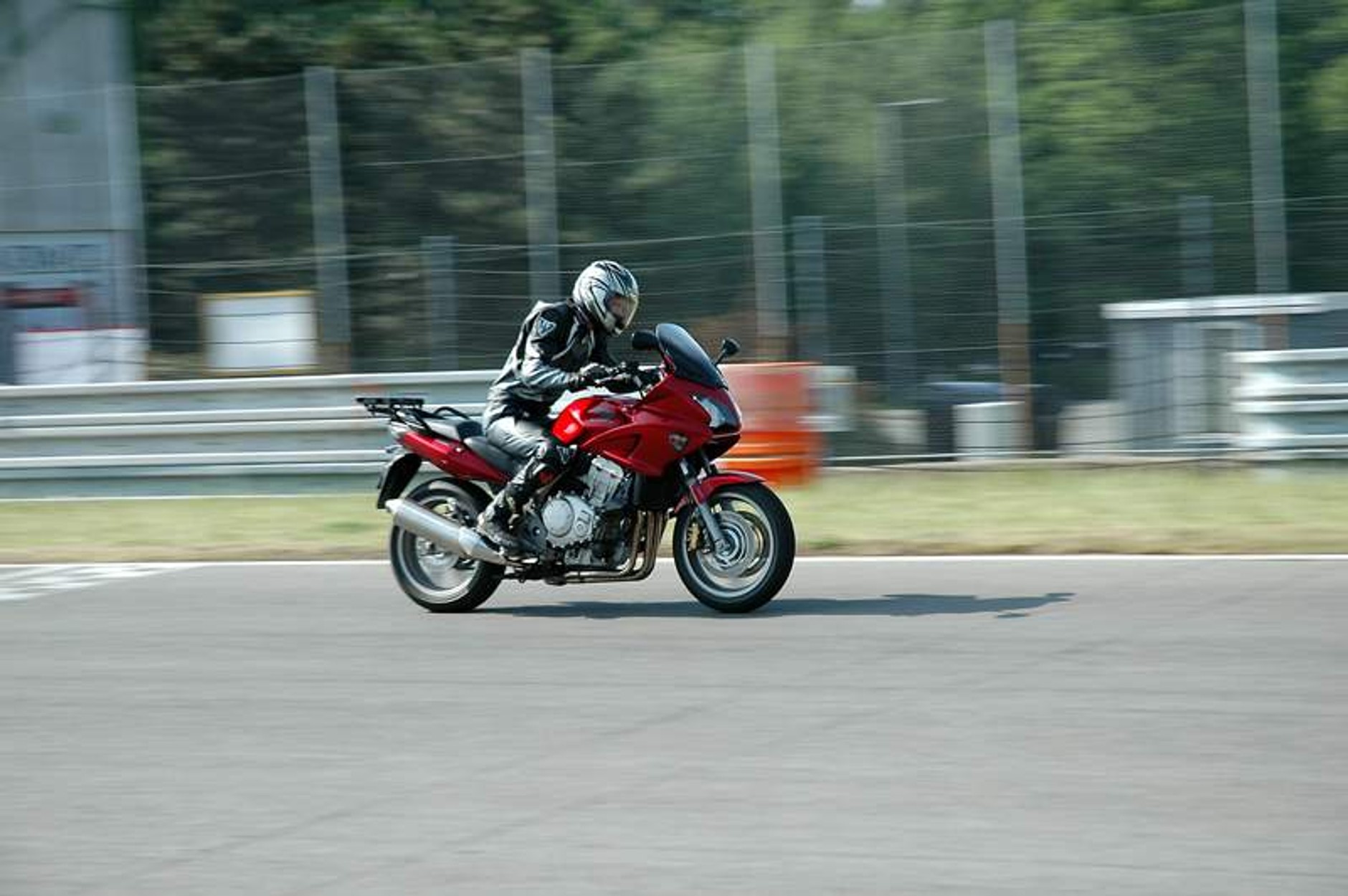 Supermoto Honda Days: nowy CBR600RR na torze