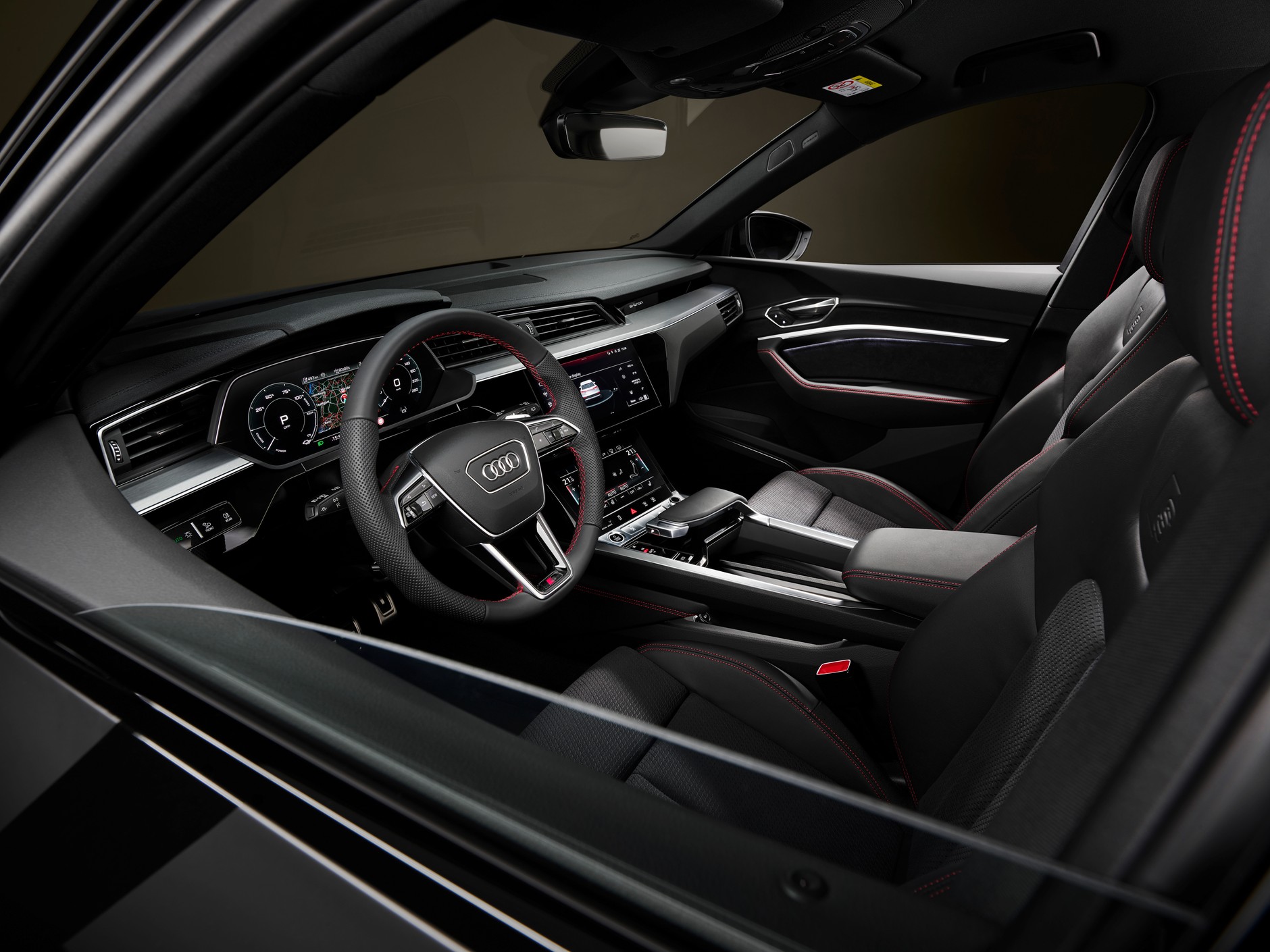 Audi Q8 e-tron edition Dakar