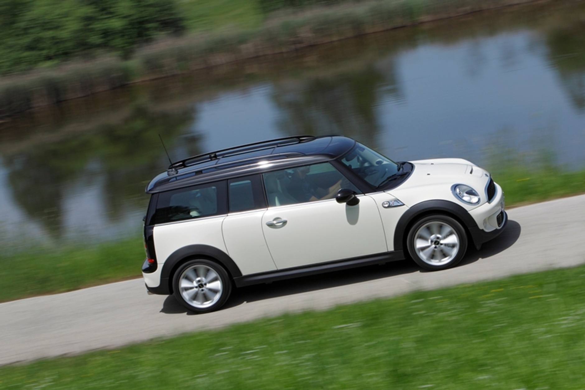 Mini minimalnie od-Mini-ony