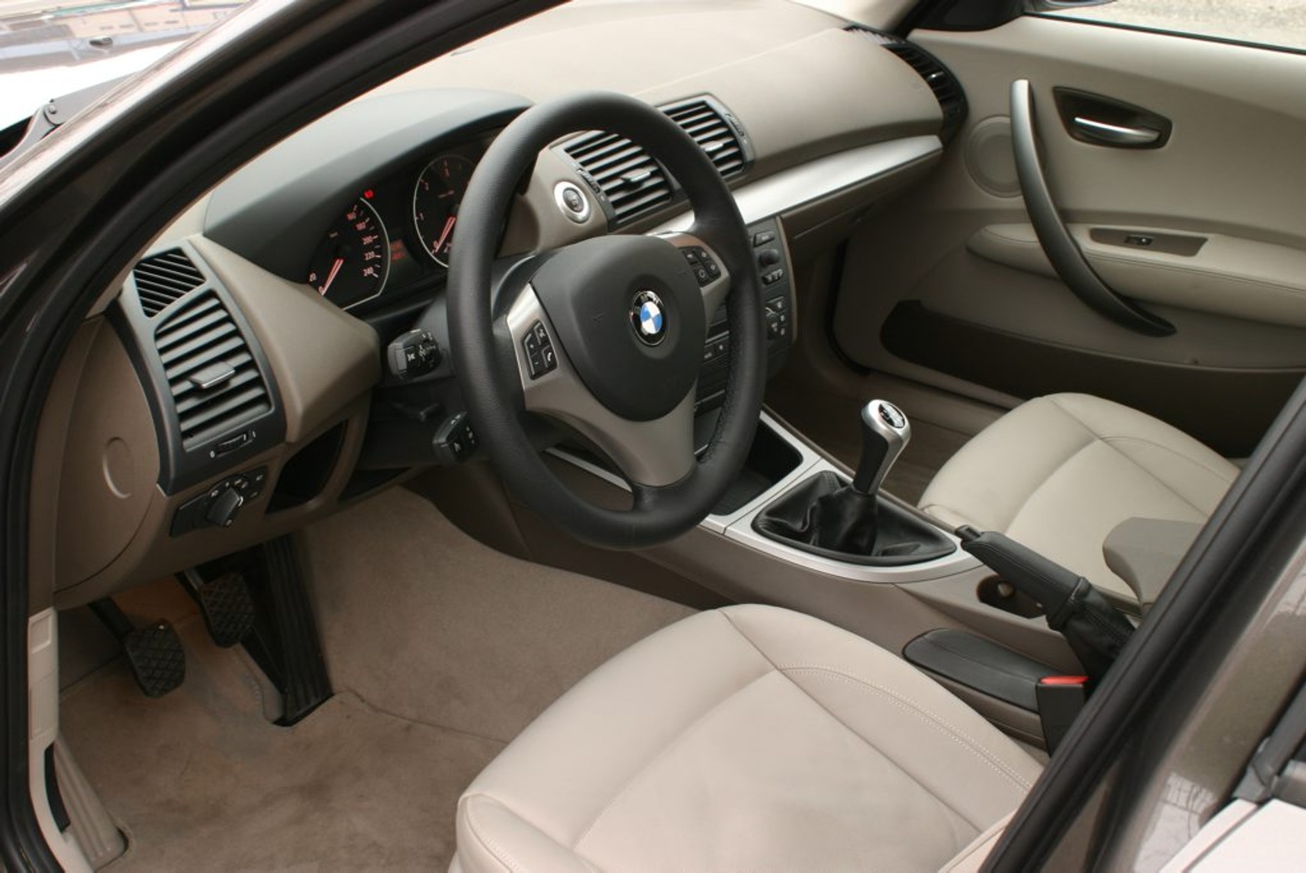 BMW serii 1 – deska rozdzielcza