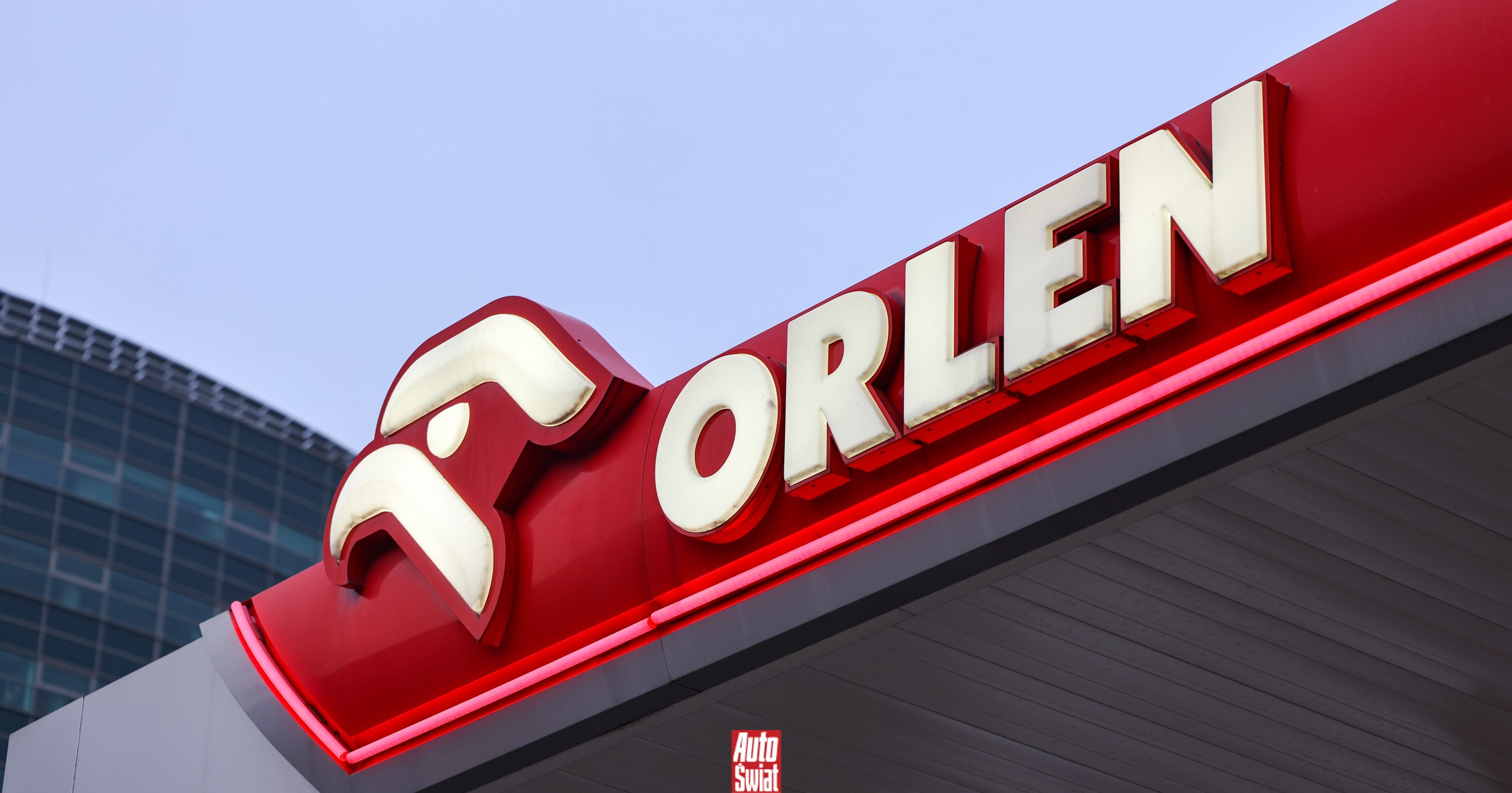 O północy ustalono nowe ceny paliw. Dziś będzie drożej