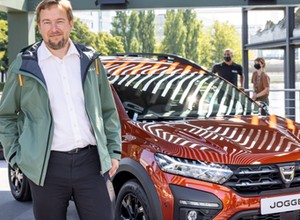 Szef sprzedaży Dacii uważa, że jego firma jako jedna z ostatnich będzie oferować auta spalinowe