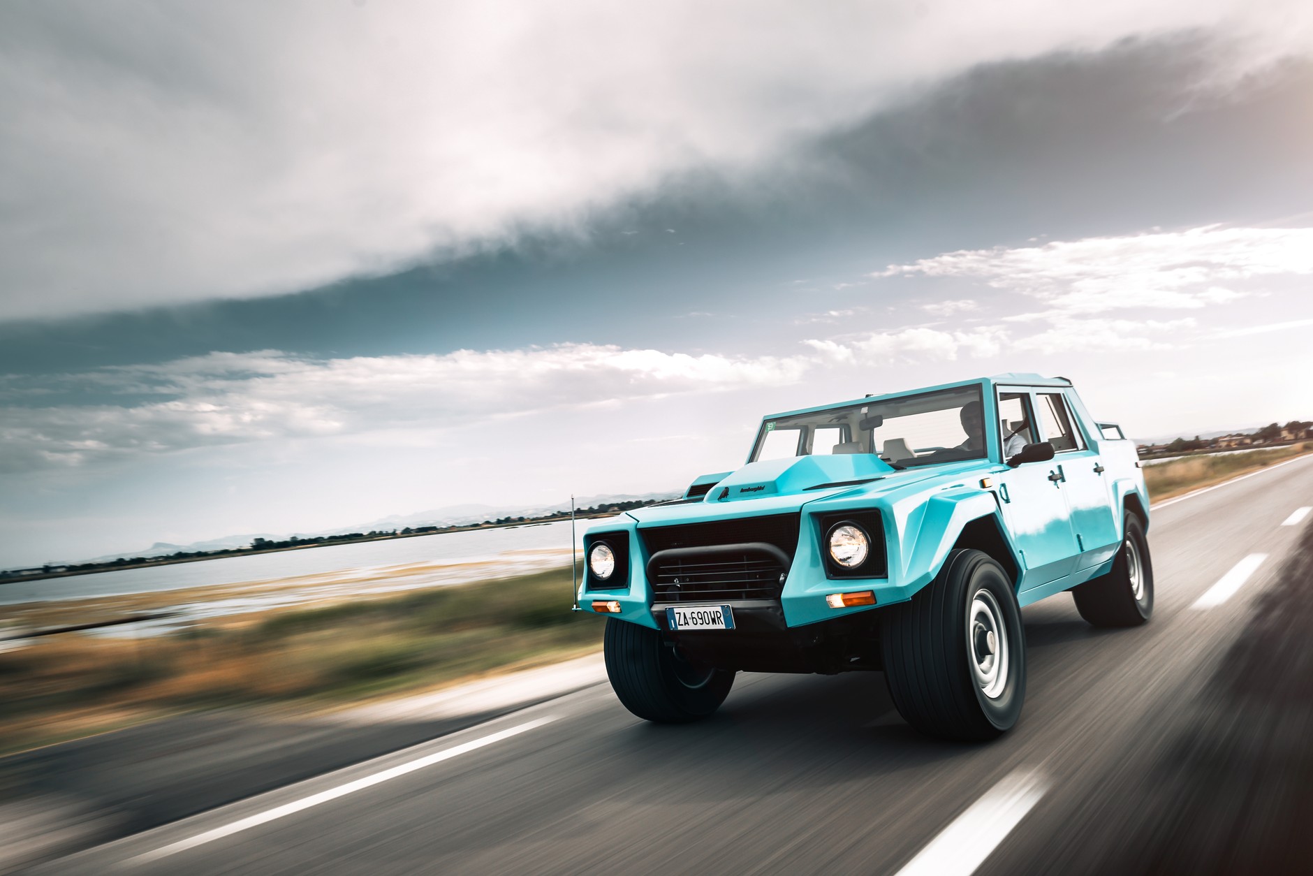 Lamborghini V12 LM 002